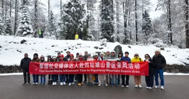 สงกรานต์บนหิมะ ภูเขาซื่อกูเหนียงดึงดูดนักท่องเที่ยวไทยสู่ประสบการณ์วันหยุดแบบใหม่